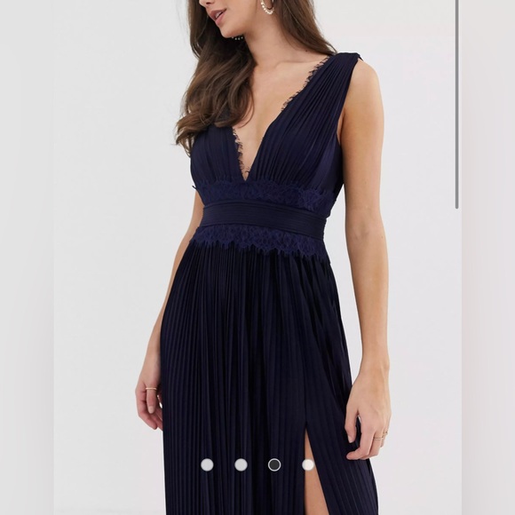 ASOS premium lace pleated maxi dress, navy Blue, deep V neck! Floor length dress - Picture 2 of 8